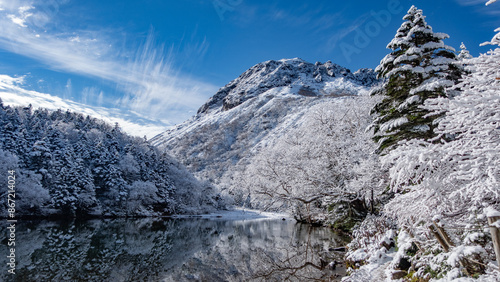 初冬の日光白根山 弥陀ヶ池 photo