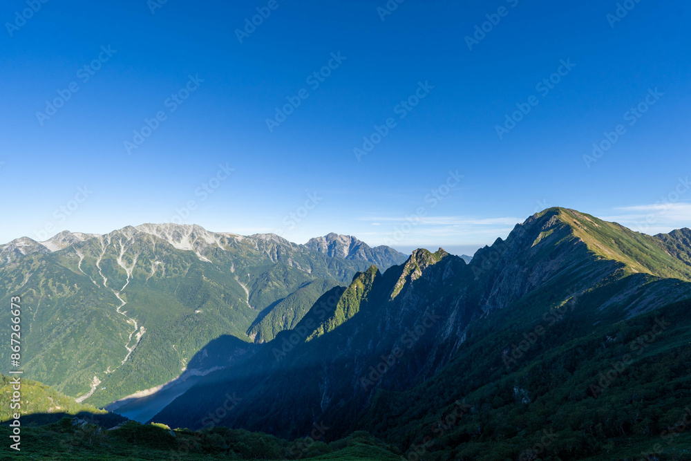 Fototapeta premium 夏空の針ノ木サーキット