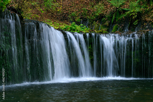 秋の軽井沢　白糸の滝（日本長野県北佐久郡軽井沢町）