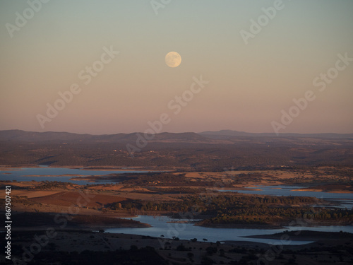Obraz na płótnie Full moon over Alqueva lake w salonie
