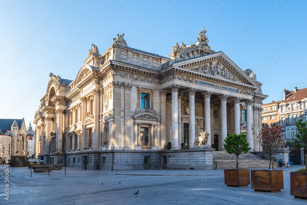 Ταπετσαρία The former Brussels Stock Exchange building, usually shortened to Bourse or Beur
