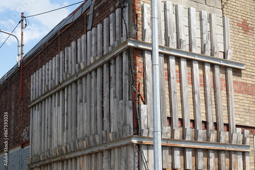 Immeuble industriel muré et instable photo