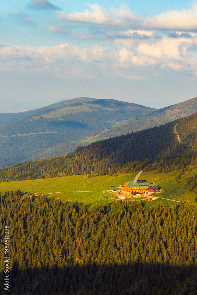 Strzecha Akademicka Schronisko górskie w Karkonoszach - Strzecha Akademicka Stock Photo ...