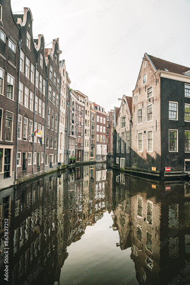 Naklejka premium quartier d'Amsterdam au bord du canal 