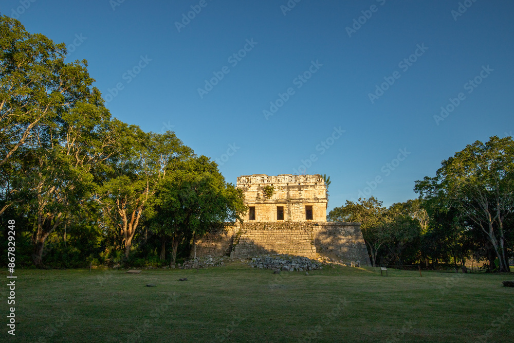 Chichen Itza archaeological site, one of the new 7 wonders on a sunny day, Yucatan, Mexico Chichen Itza archaeological site, one of the new 7 wonders on a sunny day, Yucatan, Mexico