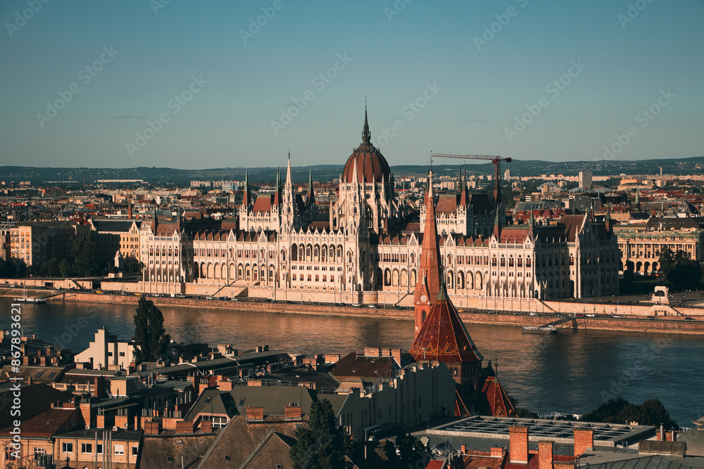 Naklejka premium Hungarian parliament city.