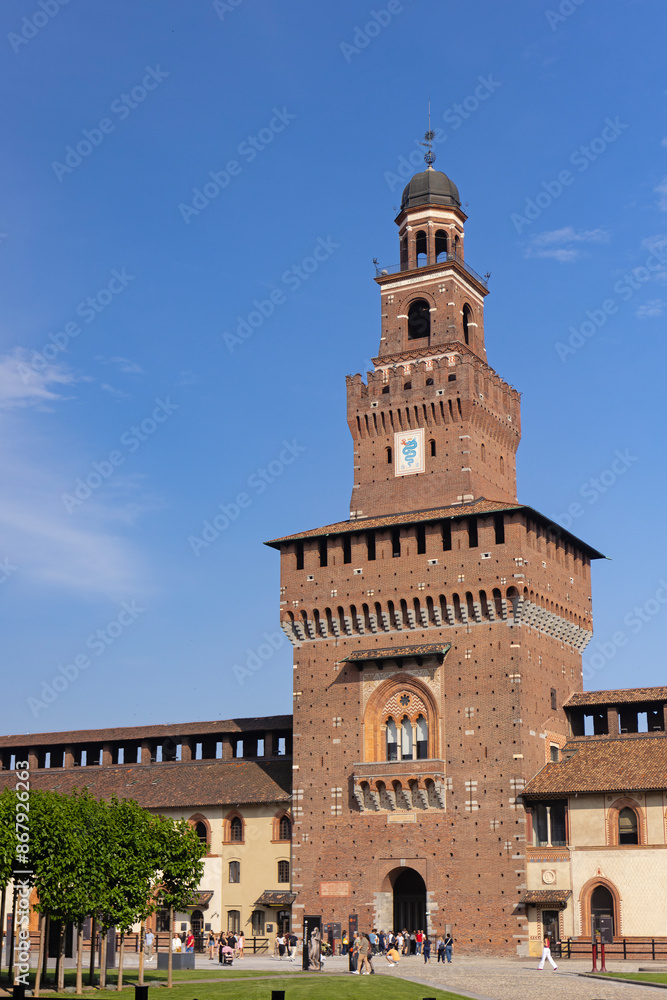 Fototapeta premium Castello Sforzesco – ceglany zamek w Mediolanie