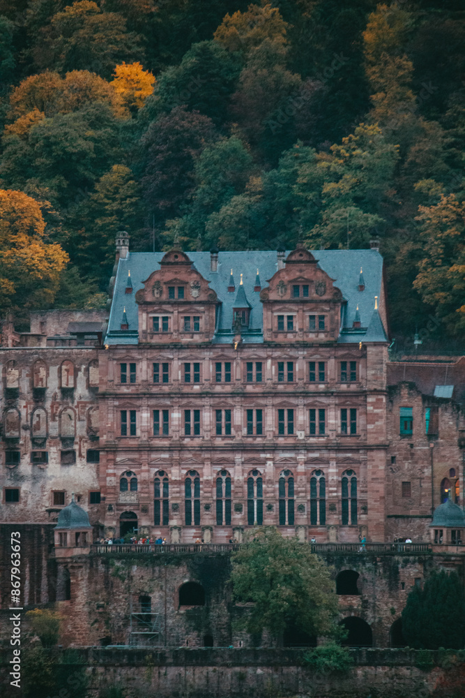 Obraz premium Detailansicht des Heidelberger Schlosses im Herbst