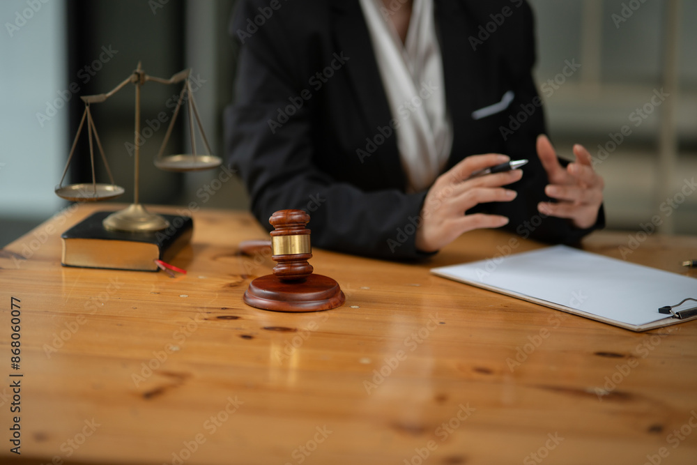 Lawyers, judges, legal matters, agree to discuss and consult with clients. Lawyers, judges, legal matters, agree to discuss and consult with clients.