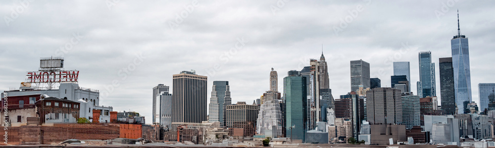 Fototapeta premium Welcome to Manhattan from Brooklyn 