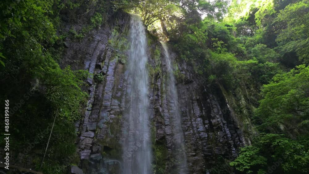 唐津市・肥前の三滝の「白糸の滝」 唐津市・肥前の三滝の「白糸の滝」
