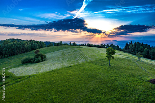 Beskid Sądecki, wiosna, widok z drona