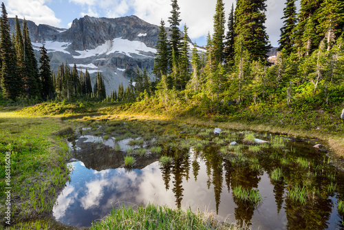 Mountains lake © Galyna Andrushko