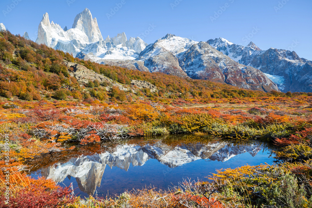 Naklejka premium Autumn on Fitz Roy