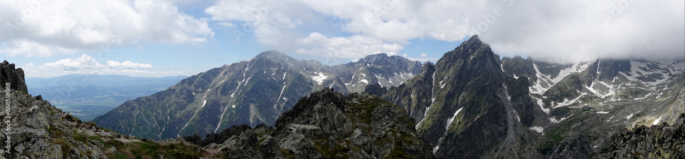 Obraz premium Panoramic view of the surroundings of the High Tatras from the Lomnicke saddle, Slovakia