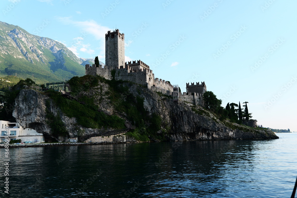 Naklejka premium Malcesine castle on the lake