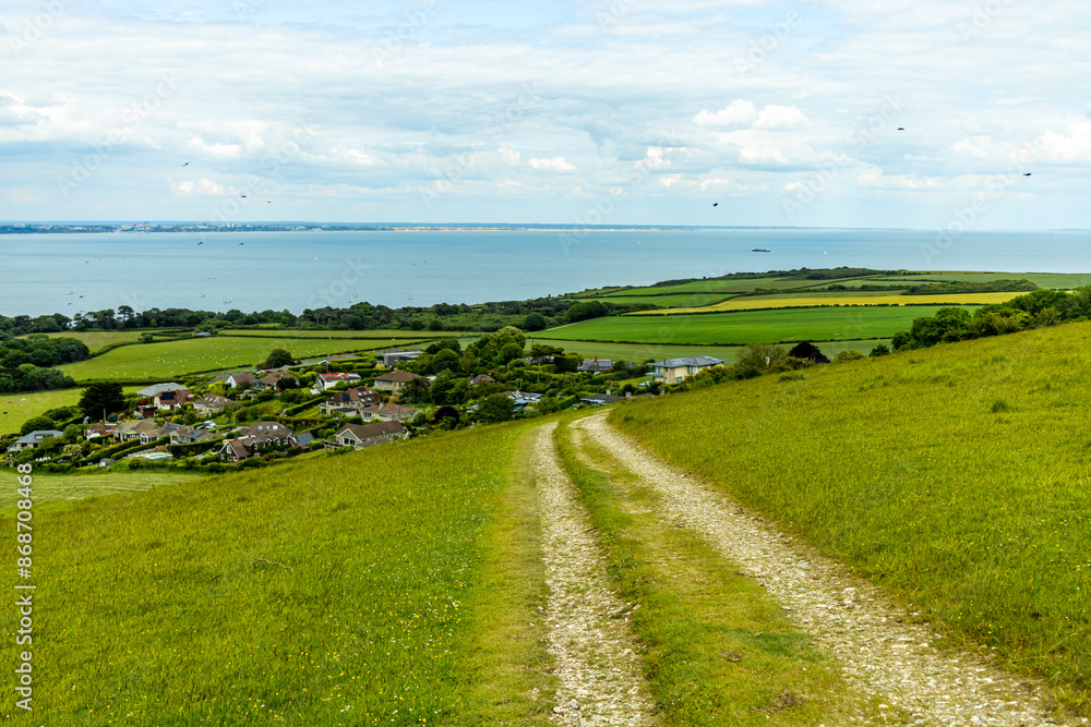 Obraz premium Kleine Wandertour zu den Old Harry Rocks vor den Toren der Hafenstadt von Swanage - Dorset - Vereinigtes Königreich