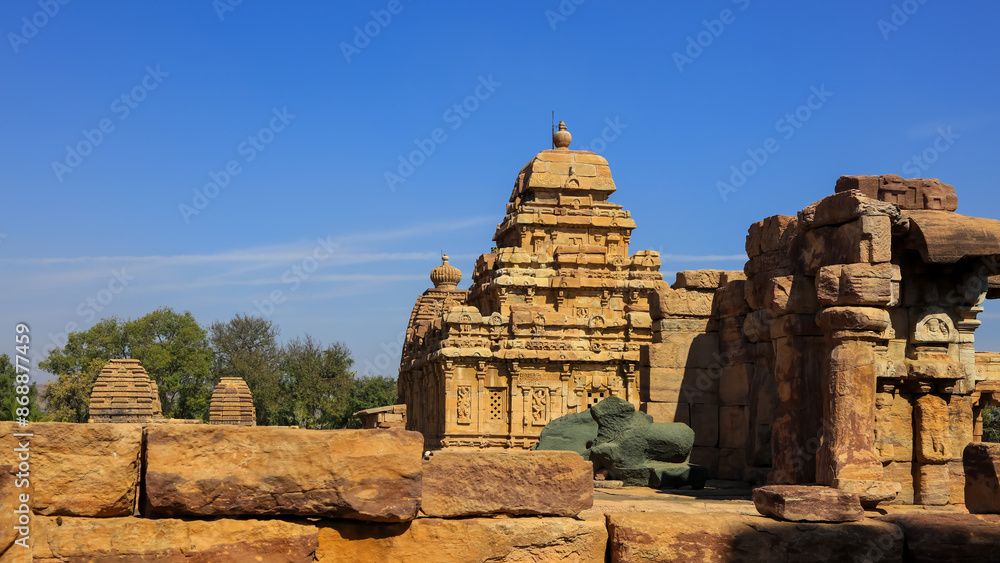 Fototapeta premium UNESCO world heritage site, Historic Hindu temples and monuments at Pattadakal, Karnataka, India.