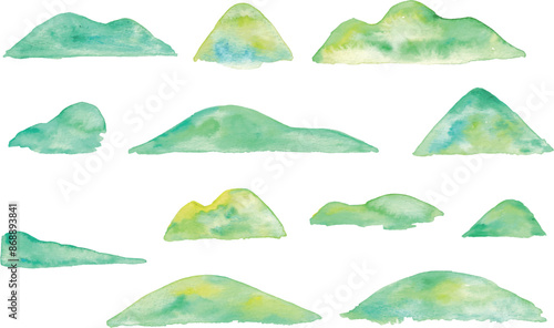 水彩画。水彩タッチの山ベクターイラスト。夏の森と新緑の山々。キャンプ素材。Watercolor painting. Mountain vector illustration with watercolor touch. Summer forest and fresh green mountains. Camping material.