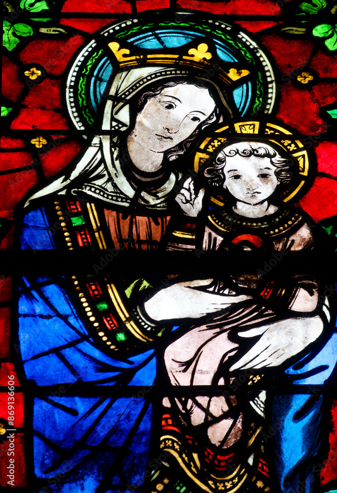 Holy Mary, Madonna, holding baby Jesus Christ in her arms. with the child. Sainte Marie, la Madone, tenant l'enfant Jésus-Christ dans ses bras. Holy Mary, Madonna, holding baby Jesus Christ in her arms. with the child. Sainte Marie, la Madone, tenant l'enfant Jésus-Christ dans ses bras.