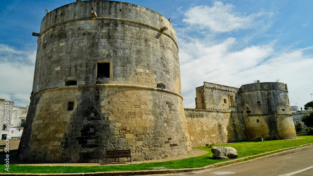 Piazza e castello di Palmariggi, Lecce,Puglia,Italia Piazza e castello di Palmariggi, Lecce,Puglia,Italia