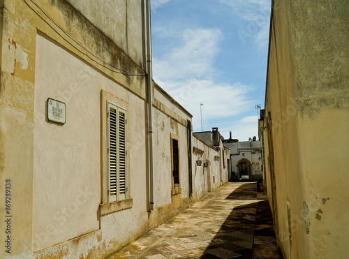 Piazza e castello di Palmariggi, Lecce,Puglia,Italia photo