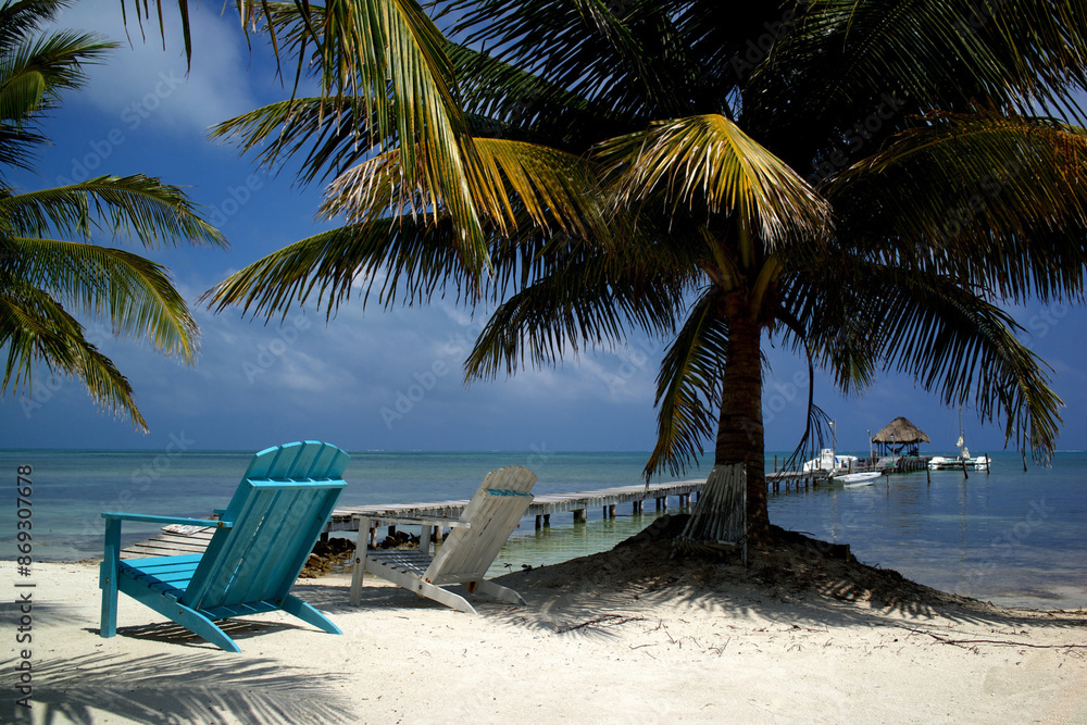 Belize Cayes - Small tropical island at Barrier Reef with paradise beach - known for diving, snorkeling and relaxing vacations - Caribbean Sea, Belize, Central America Belize Cayes - Small tropical island at Barrier Reef with paradise beach - known for diving, snorkeling and relaxing vacations - Caribbean Sea, Belize, Central America
