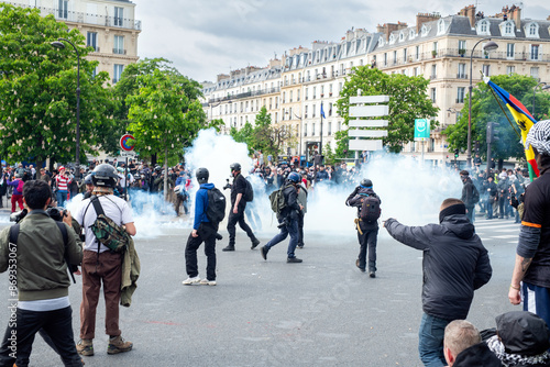 Policiers lors d'une manifestation dans le centre de Paris en France