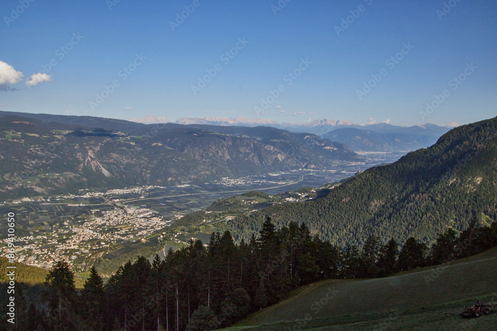 Fototapeta premium panoramablick ins etschtal in südtirol