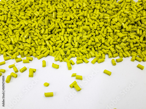 Bild auf Leinwand margarita green masterbatch granules on white background,color pigment carrier p