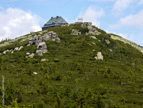 Schronisko na Szrenicy – wysokogórskie schronisko turystyczne w Sudetach Zachodnich, w paśmie Karkonoszy. photo