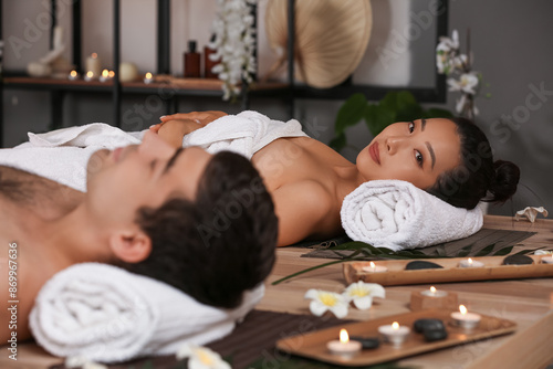 Young couple relaxing in sp...