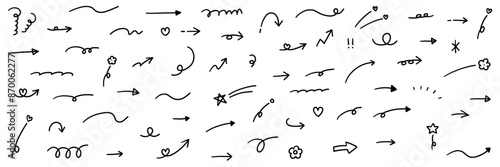 手書きの矢印と飾りのアイコンのベクターイラストセット　星　やじるし　ハート　装飾　手描き　キラキラ