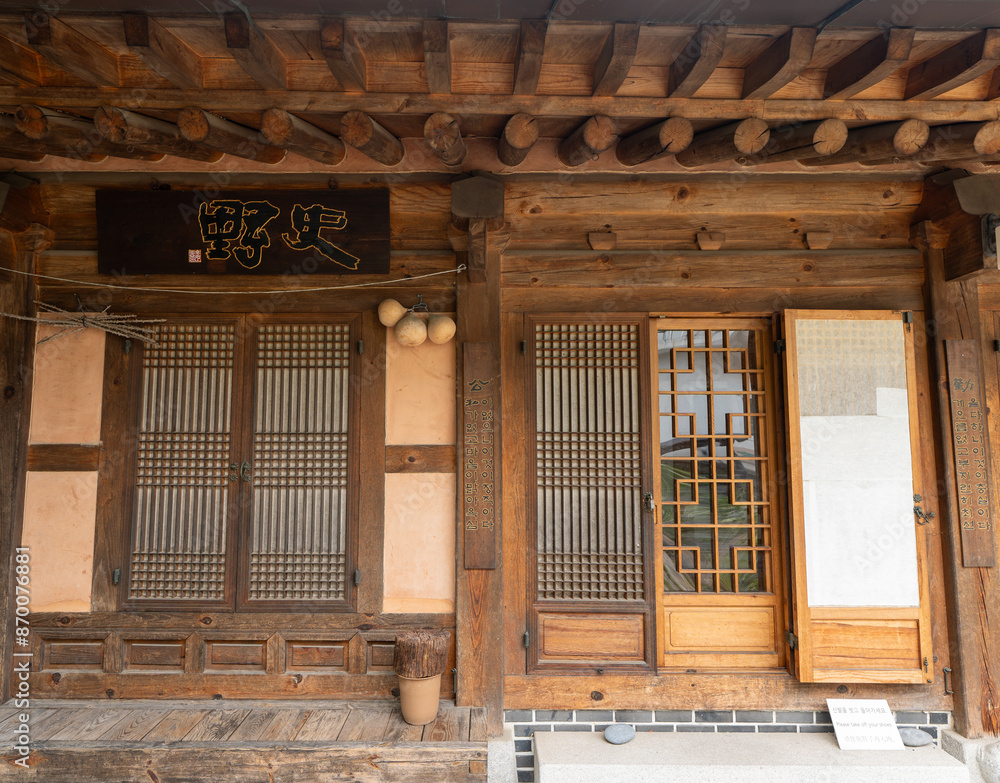 Korean-style bars and wooden buildings Korean-style bars and wooden buildings