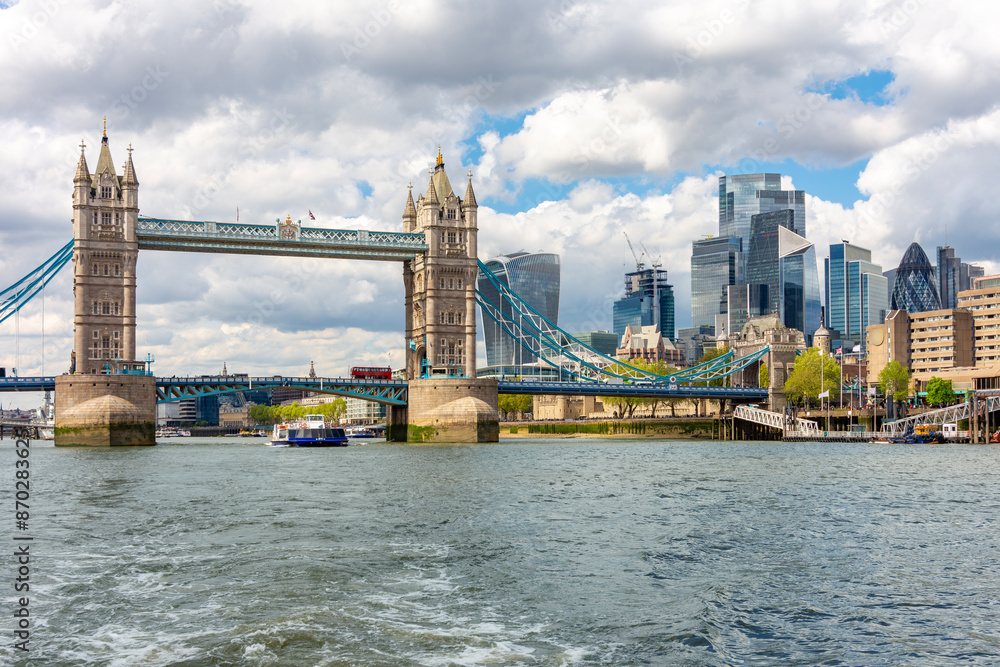 Obraz premium Tower bridge over Thames river and City of London skyscrapers, UK