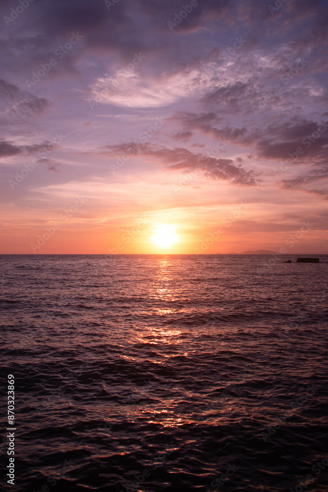 Obraz premium sunset over the sea