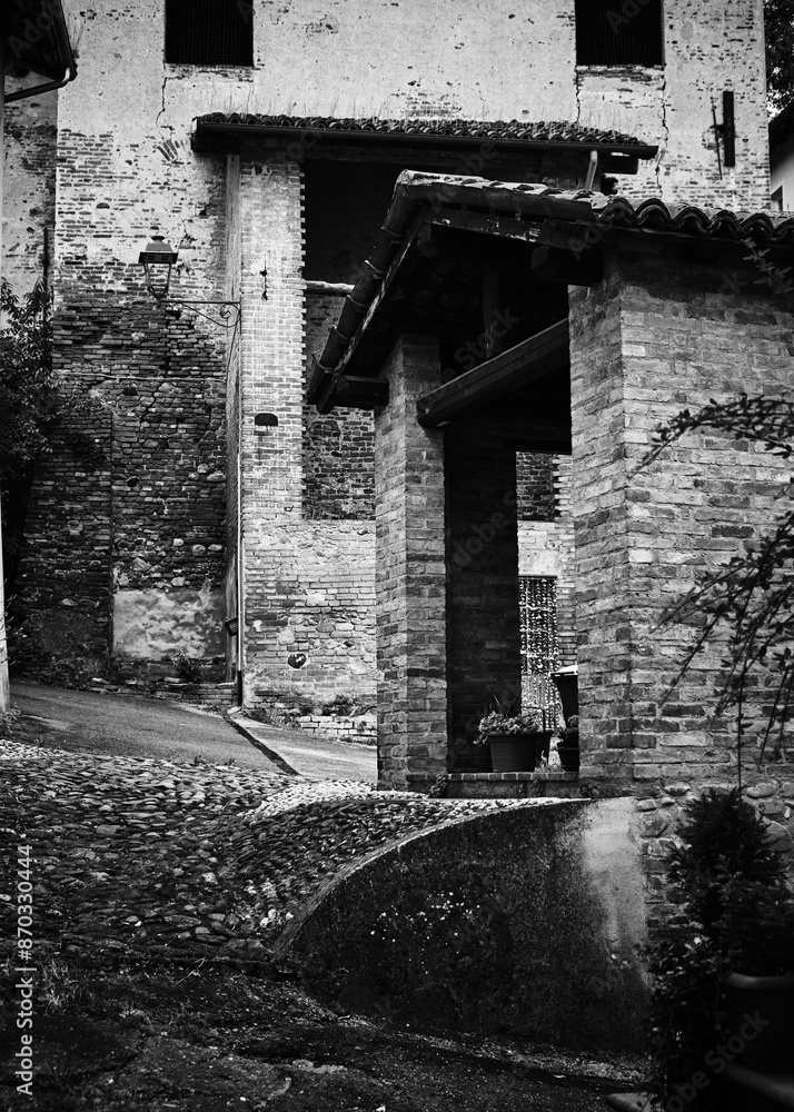 Foto scattata nel centro storico di Tassarolo al famoso pozzo