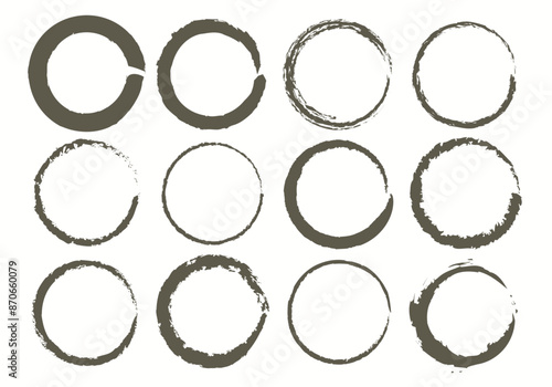 Hoja de iconos de círculos de trazo de pincel negro en fondo blanco