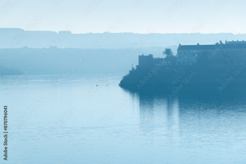 Mañana de niebla en Mahón, Menorca Mañana de niebla en Mahón, Menorca