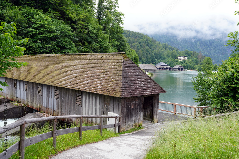 Seeklause am Ende des Königssees, Königssee, Wehr, Schönau, Berchtesgadener Land, Königsseer Ache, Bayern, Deutschland, Holz, Dach, Wasser, alt, See, Fluss, Zaun Seeklause am Ende des Königssees, Königssee, Wehr, Schönau, Berchtesgadener Land, Königsseer Ache, Bayern, Deutschland, Holz, Dach, Wasser, alt, See, Fluss, Zaun