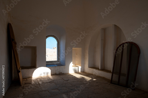 Obraz na płótnie Room Interior View of An Nabi Musa Mosque at Mid-Day with Hard Shadows w salonie