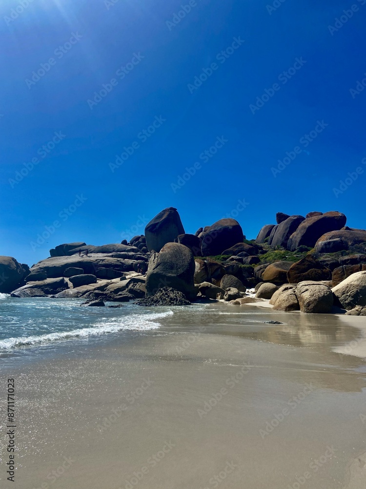 Obraz premium rocks on the beach