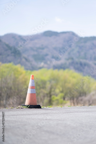 道路に設置された三角コーン photo