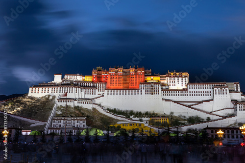 The Magnificent Scenery of Tibet's Potala Palace
