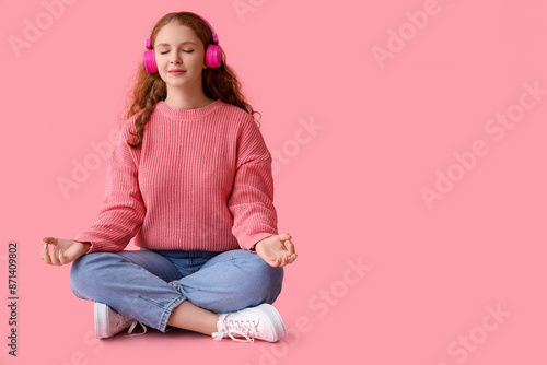 Portrait of relaxed young w...