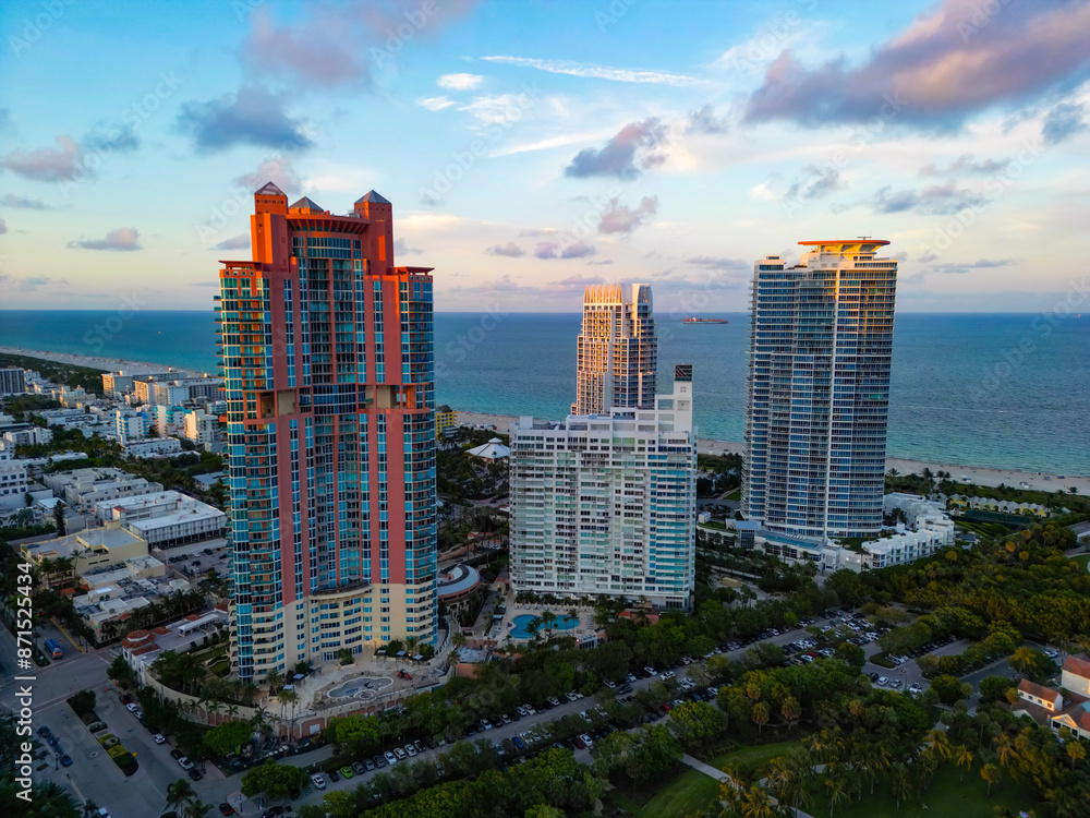 Fototapeta premium Aerial view. Aerial view of cityscape with skyscraper in Miami Beach. Skyline marina aerial cityscape. Cityscape of Miami south beach. Florida with modern skyscrapers in downtown Miami