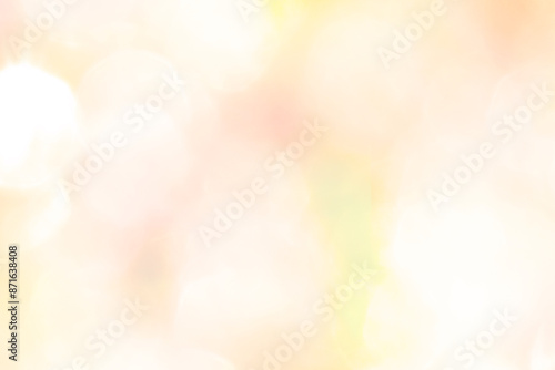 Light gentle orange gradient background（淡いふわっとしたやさしいオレンジ色の背景）