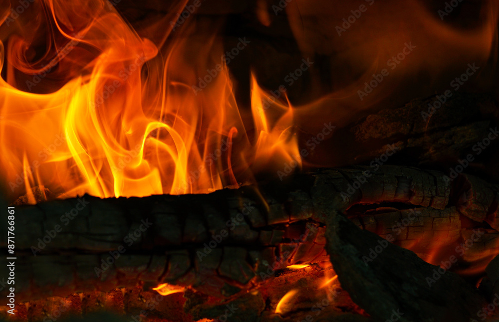 Fototapeta premium the fire burns red