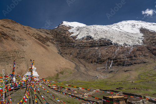 Stupa at Karo La mountain pass, in the Lhagoi-Kangri chain of the northern Himalayas on the border of the Nagarze and Gyangz counties in Tibet. The pass is 5,020 meters photo