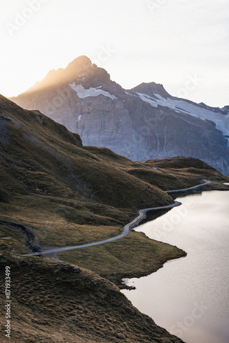 Sonnenaufgang am Bachalpsee im Berner Oberland